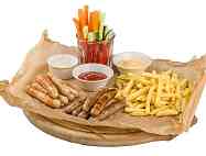 Сет "Расколбас": колбаски свино-говяжьи - 6шт, колбаски куриные - 6 шт, картофель фри - 3 порции, овощные палочки, соус кетчуп, крем-чиз